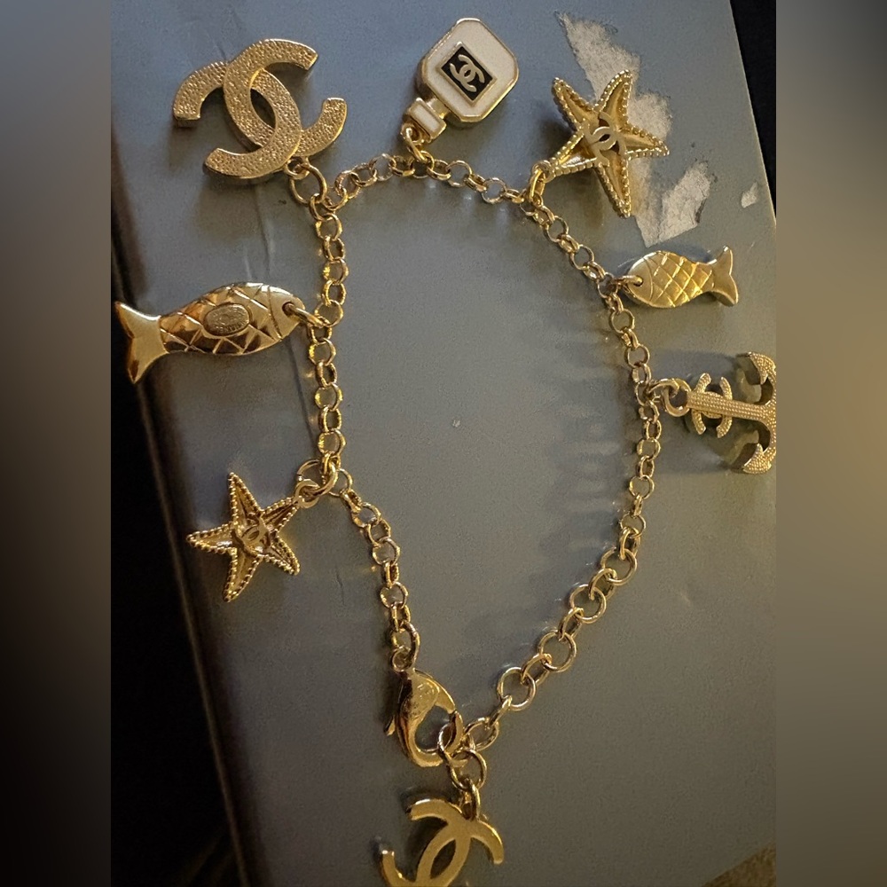 Chanel Charm Bracelet with 25C cruise collection - Picture 7 of 7